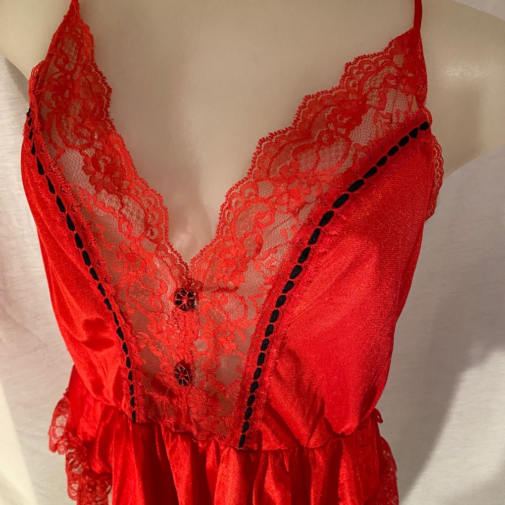 Ladies Red Baby Doll Top Size M Lace V Front